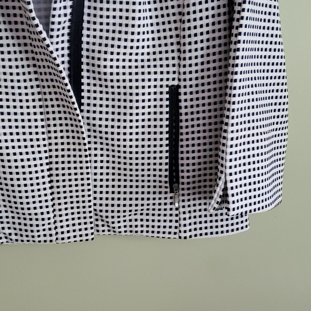 Jacket - Picture 3 of 4